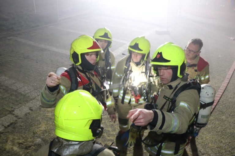 Verschillende brandweerkorpsen werken samen bij interregionale oefening in Krimpen aan den IJssel